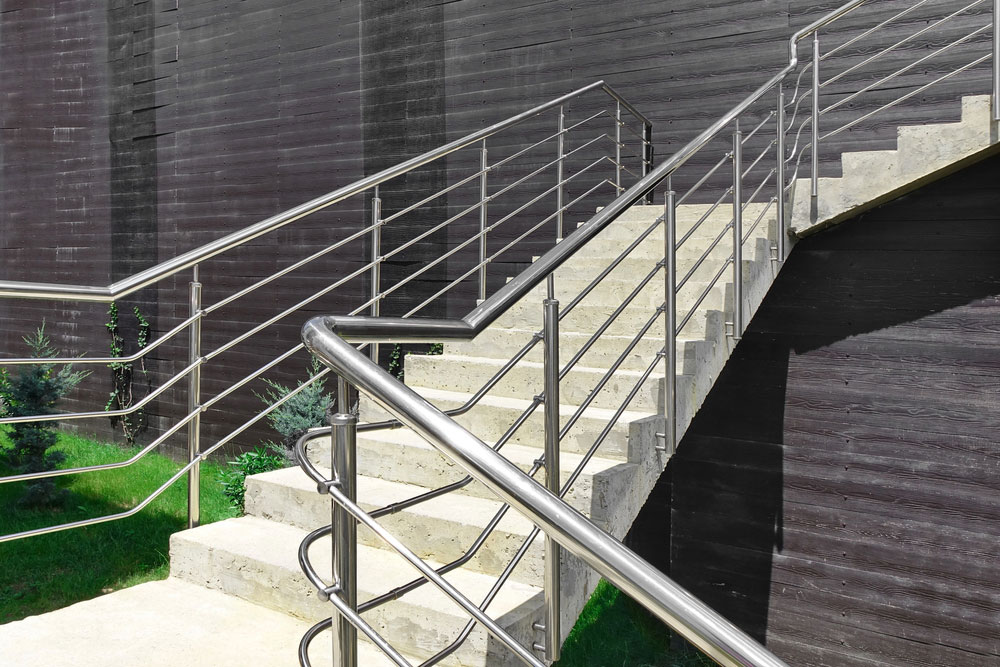 Exploring Types Of Handrails For Outdoor Steps For Safety And Style